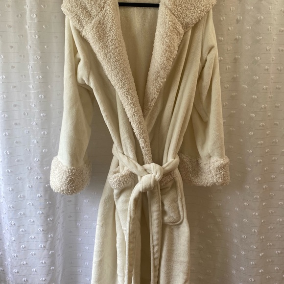 Pottery Barn Robe - Picture 2 of 7